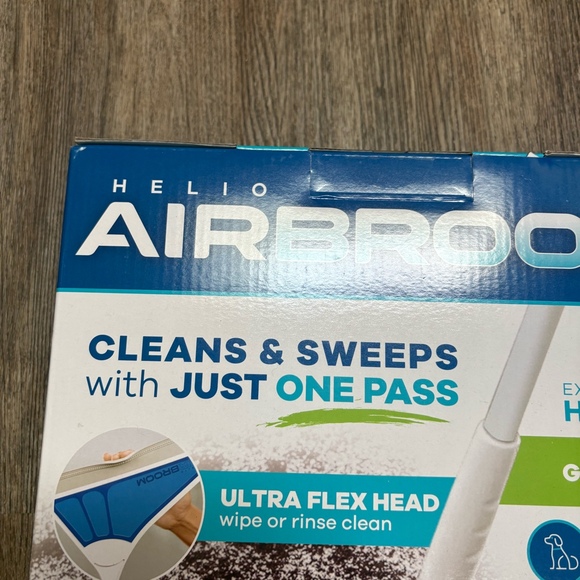 Helio Air Broom  All Surface Sweeper and Squeegee for Wet & Dry NEW - Picture 2 of 10
